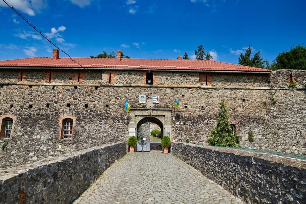Uzhhorod Castle: A Historic Fortress and Museum in Ukraine 2 Uzhhorod Castle