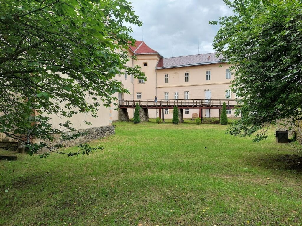 Uzhhorod Castle: A Historic Fortress and Museum in Ukraine 3 Uzhhorod Castle