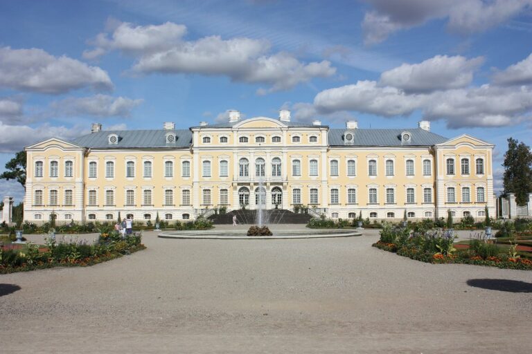 Rundāle Palace: A Baroque Ducal Residence in Latvia
