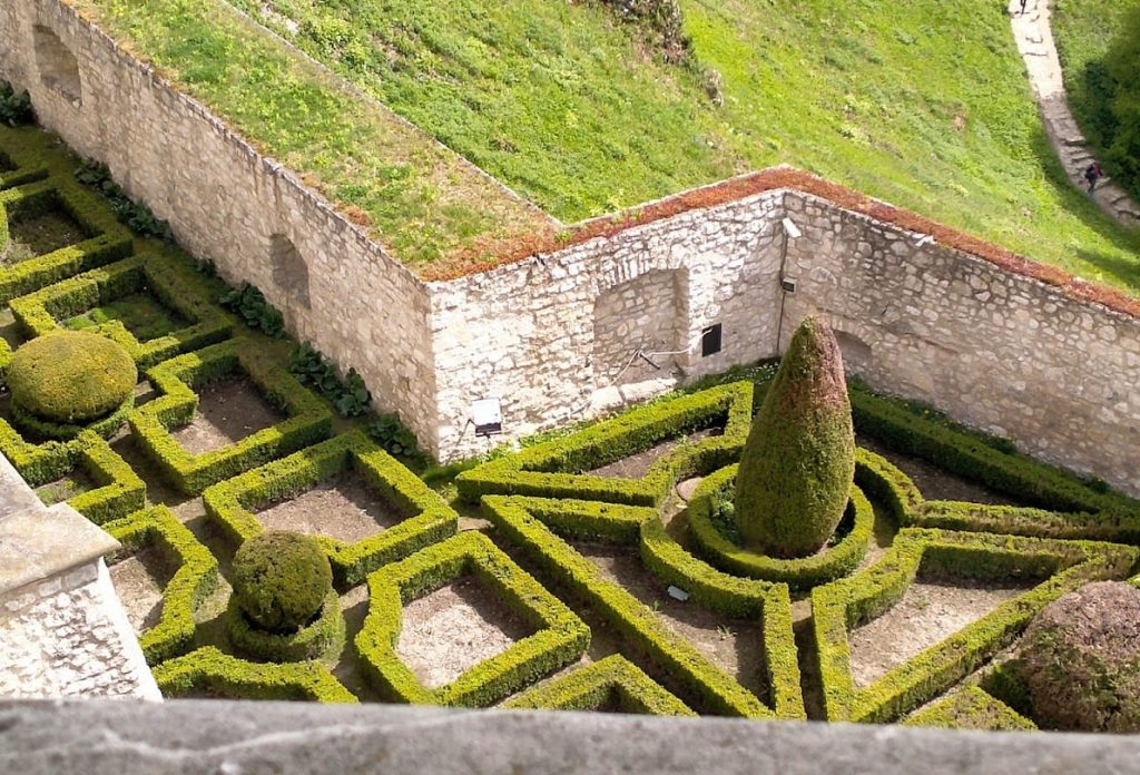 Pieskowa Skała: A Medieval Castle of Poland’s Eagle Nests 4 Pieskowa Skała