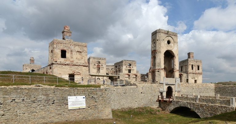 Krzyżtopór: A Fortified Palace Residence in Poland