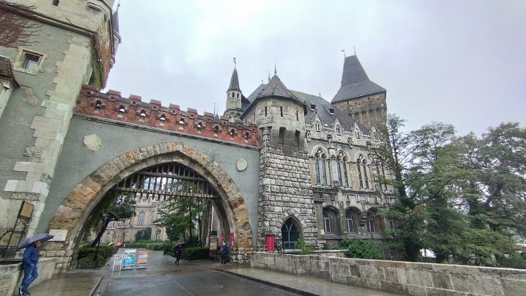 Vajdahunyad Castle: A Historicist Museum Complex in Budapest