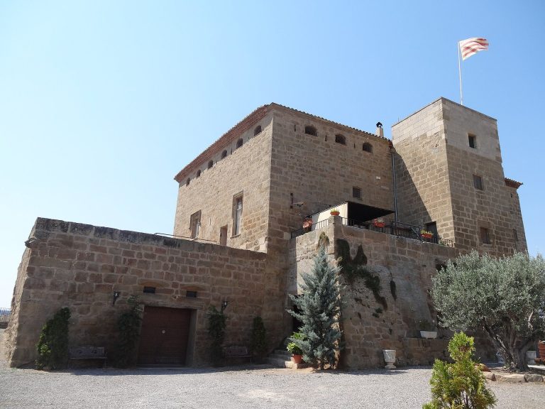 Castell de Preixens: A Fortified Castle and Aristocratic Residence in Spain
