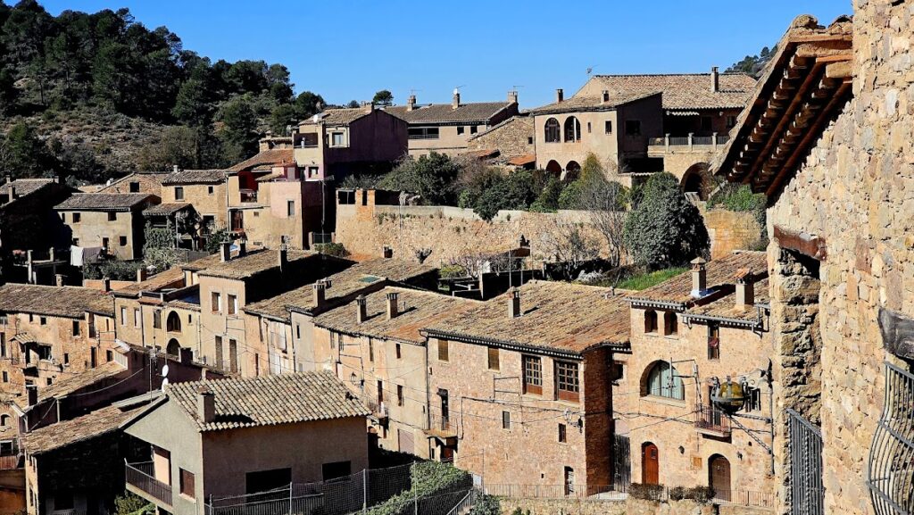 Castell de Mura: A Historic Fortress in Spain 3 Castell de Mura