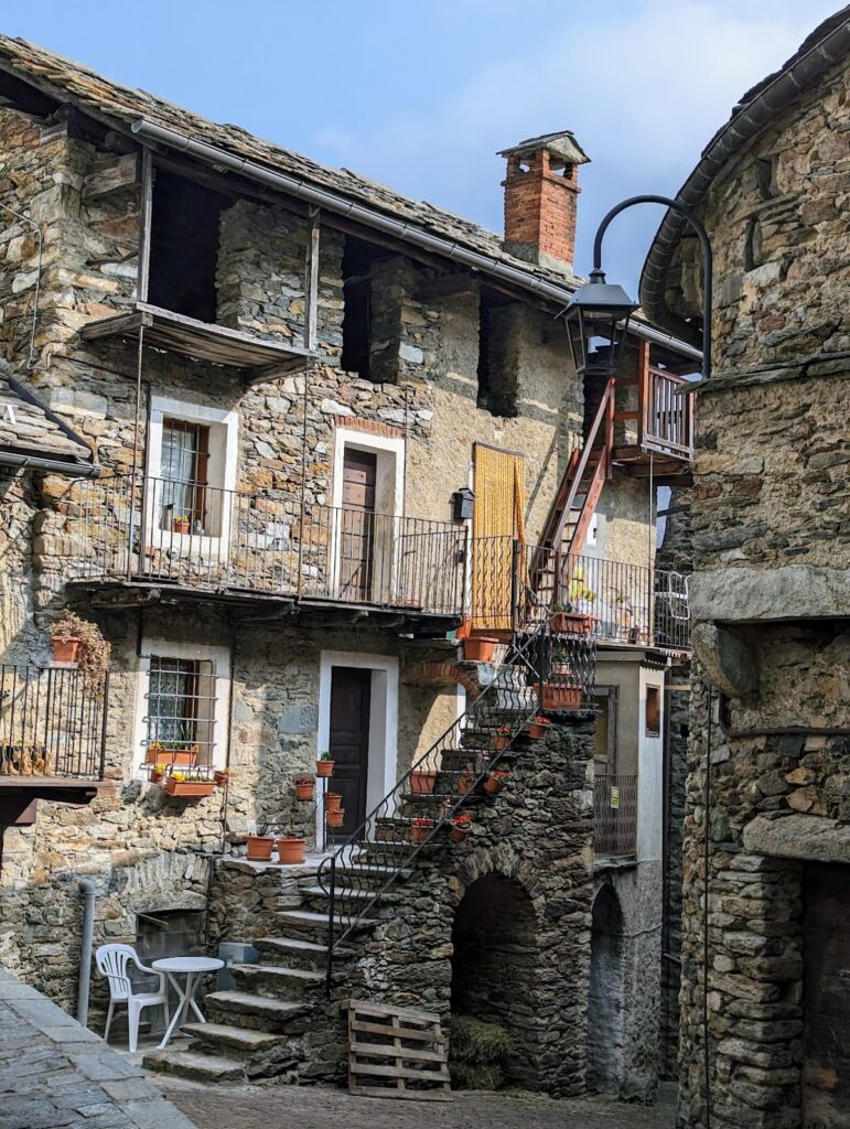 Vallaise Castle (Perloz)