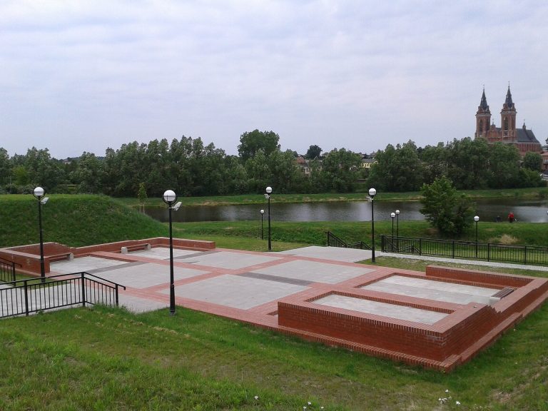 Castle in Gorzkowice: An Unfinished Early-Modern Fortification