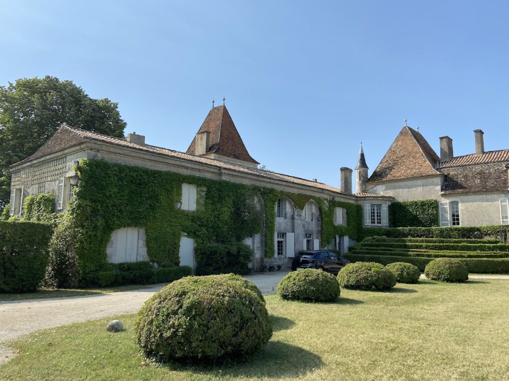 Château de Pouthet: An 18th-Century Estate in Eymet, France 3 Château de Pouthet