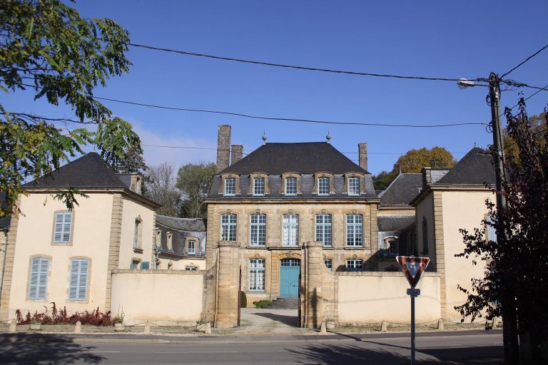 Château de Remilly-Aillicourt: An Eighteenth-Century Private Mansion