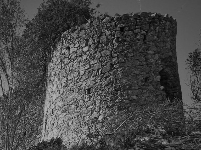 Castle of Castellanos, Mohedano, or Moheda: A Medieval Rock Fortress in Spain