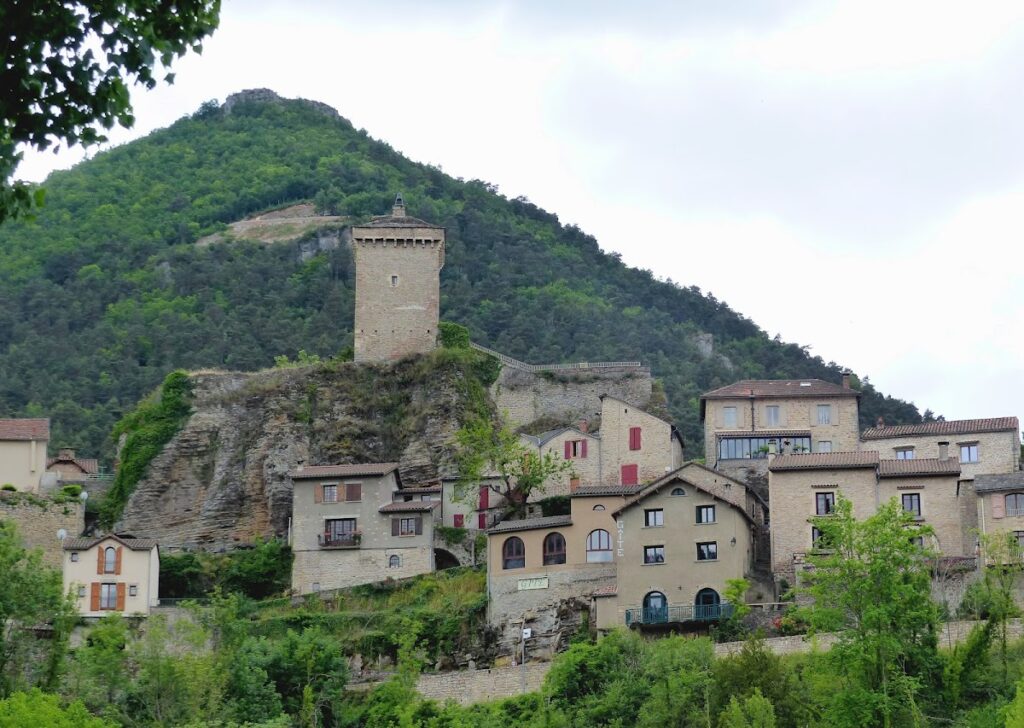 Château de Triadou: A Historic Castle in Peyreleau, France 3 Château de Triadou