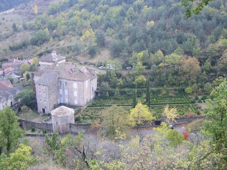 Château de Triadou: A Fortified Residence in Peyreleau, France