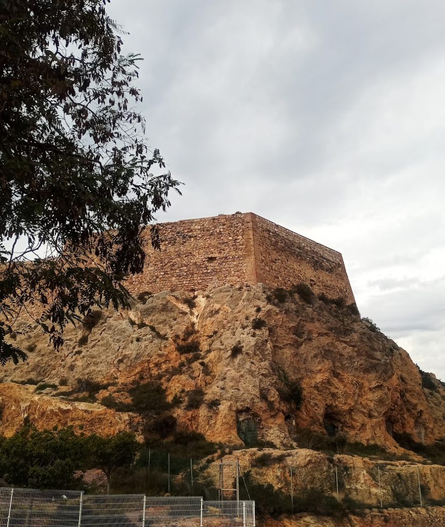 Castle of Despeñaperros: A Bastioned Fortification in Cartagena 2 Castle of Despeñaperros