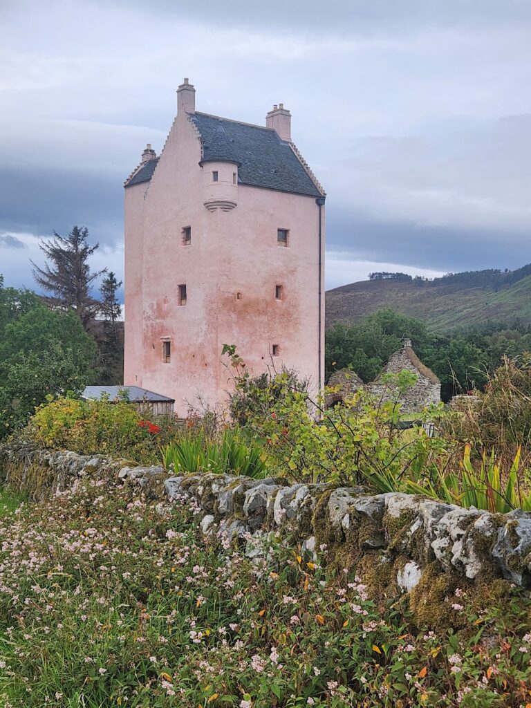 Fairburn Tower: A Sixteenth-Century Scottish Tower House