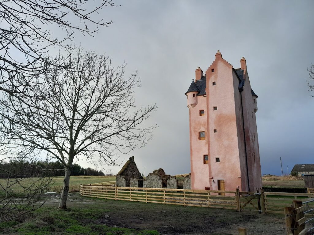 Fairburn Tower: A Sixteenth-Century Scottish Tower House 4 Fairburn Tower