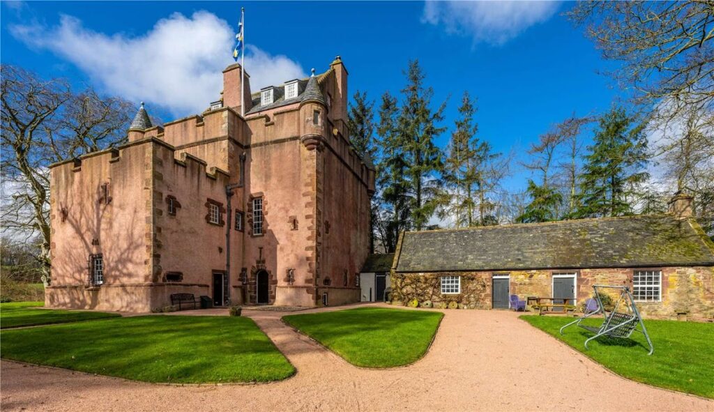 Towie Barclay Castle: A Historic Clan Barclay Keep in Scotland 2 Towie Barclay Castle