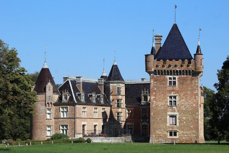 Château de Loriol: A Former Fortified Castle in France