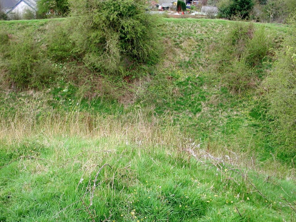 Builth Castle: A Medieval Fortress in Wales 1 Builth Castle