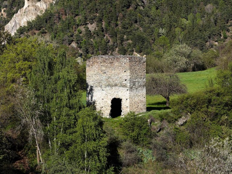 Tavelli Tower: Medieval Castle Entrance Ruin in Switzerland