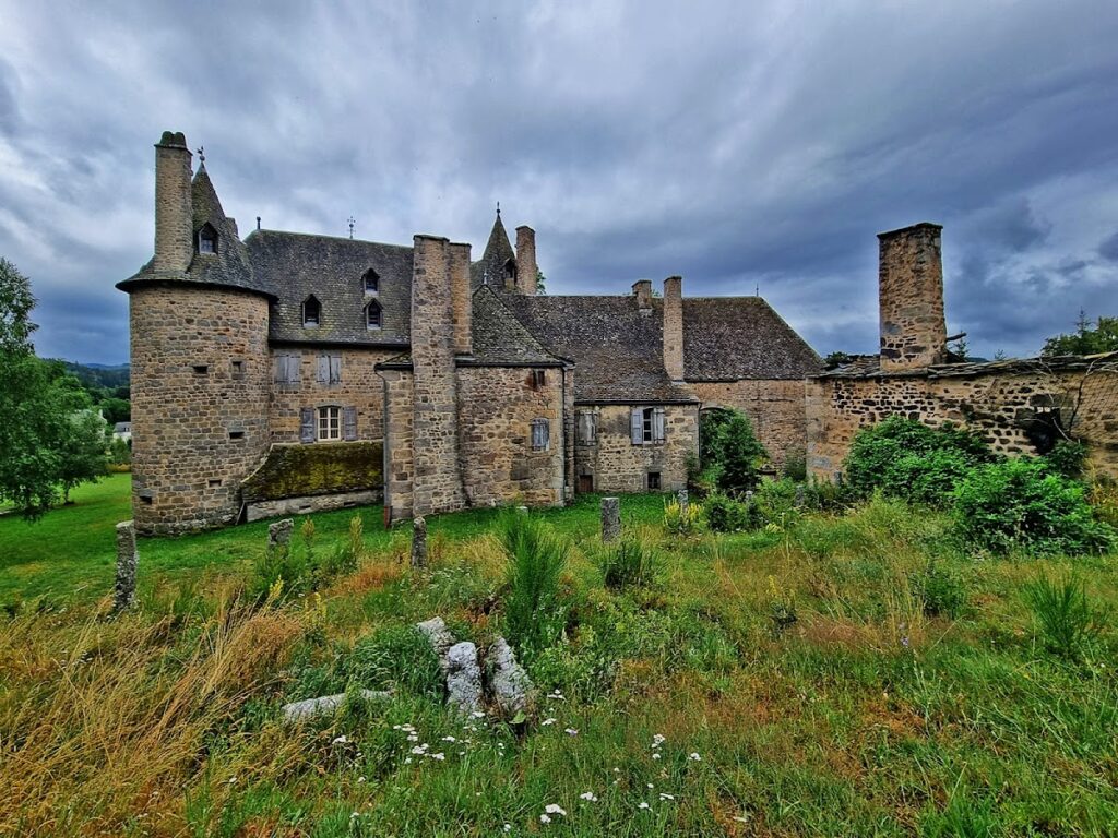 Château de Fournels: A Fortified Noble Residence in France 1 Château de Fournels