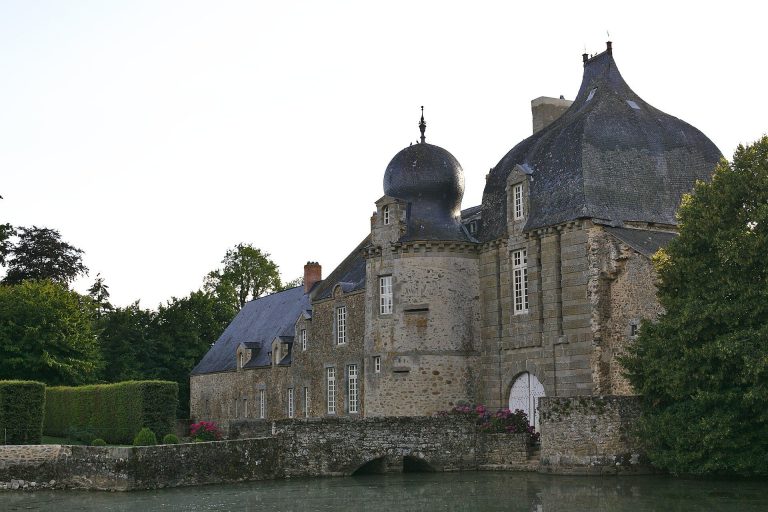 Château de Montesson: A Fortified Castle in France