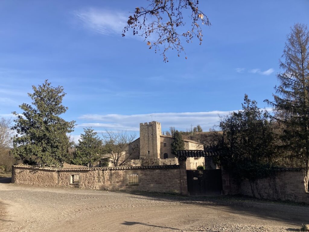 Castell d’Olost: A Medieval Seigneurial Castle in Catalonia 1 Castell d'Olost