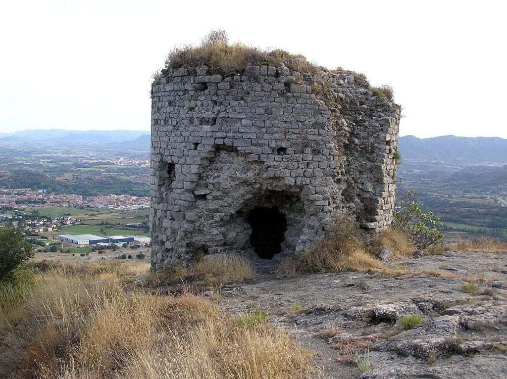 Castell de Torelló: A Medieval Castle in Spain 1 Castell de Torelló