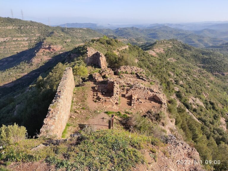 Castell de Pera: A Medieval Castle in Sant Llorenç Savall, Spain