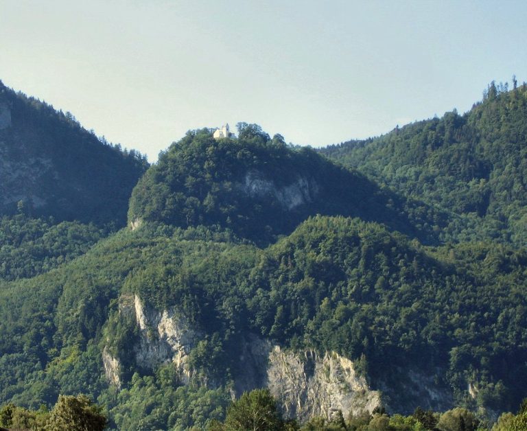 Burg Ober-Falkenstein: A Medieval Hilltop Castle in Germany