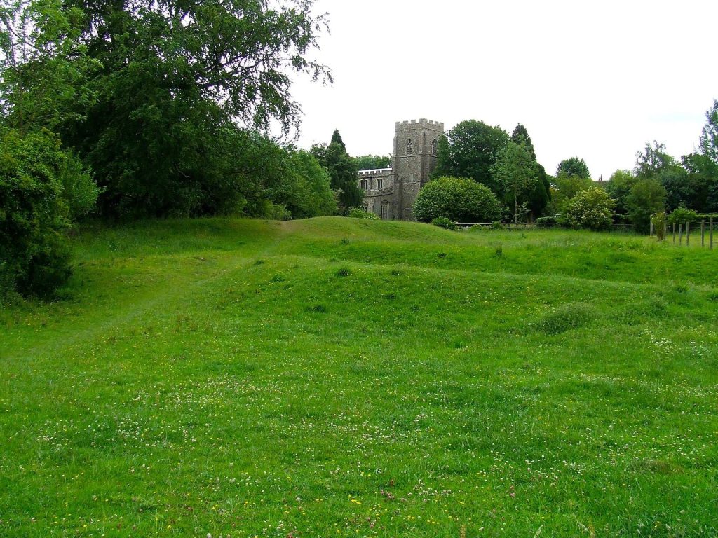 Clavering Castle: A Medieval Fortified Manor Centre in Essex 1 Clavering Castle