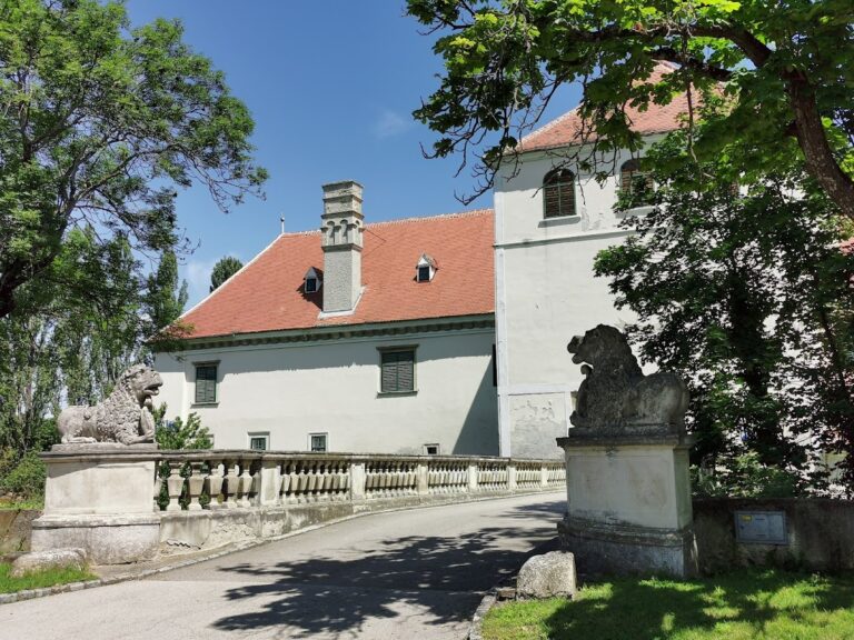 Schloss Guntersdorf: A Historic Water Castle in Austria
