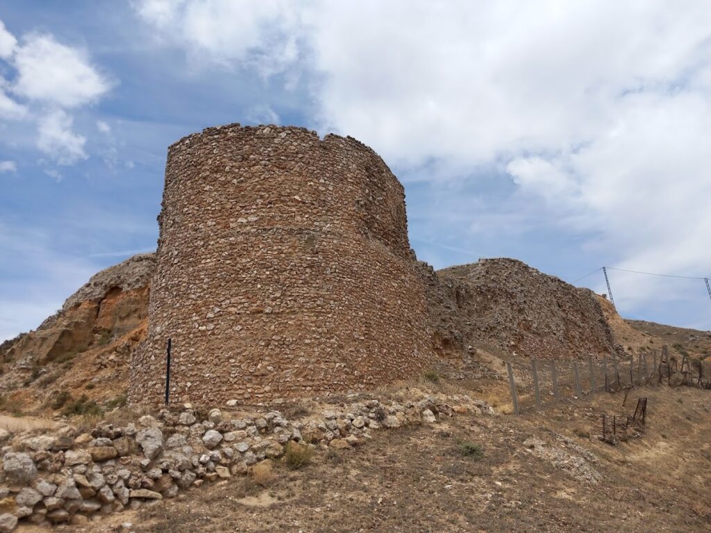 Castle of Huete: A Hilltop Fortress in Spain 1 Castle of Huete