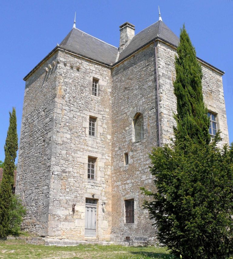 Château du Peyruzel: A Historic Castle in France