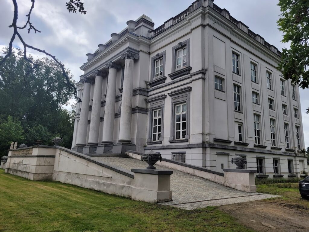 Castle of Wannegem: An 18th-Century Aristocratic Residence in Belgium 4 Castle of Wannegem