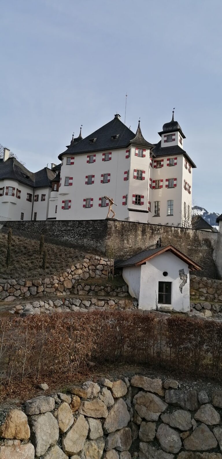 Schloss Kaps: A Historic Castle Estate in Austria