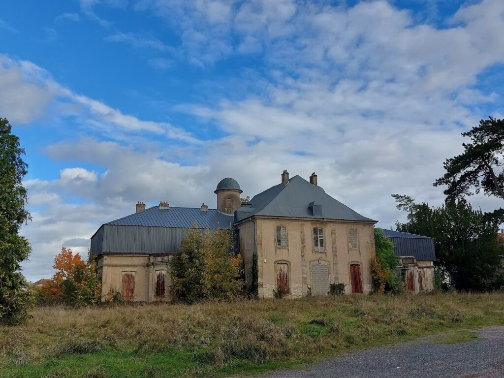 Château de la Favorite: A Ducal Residence in Lunéville 1 Château de la Favorite