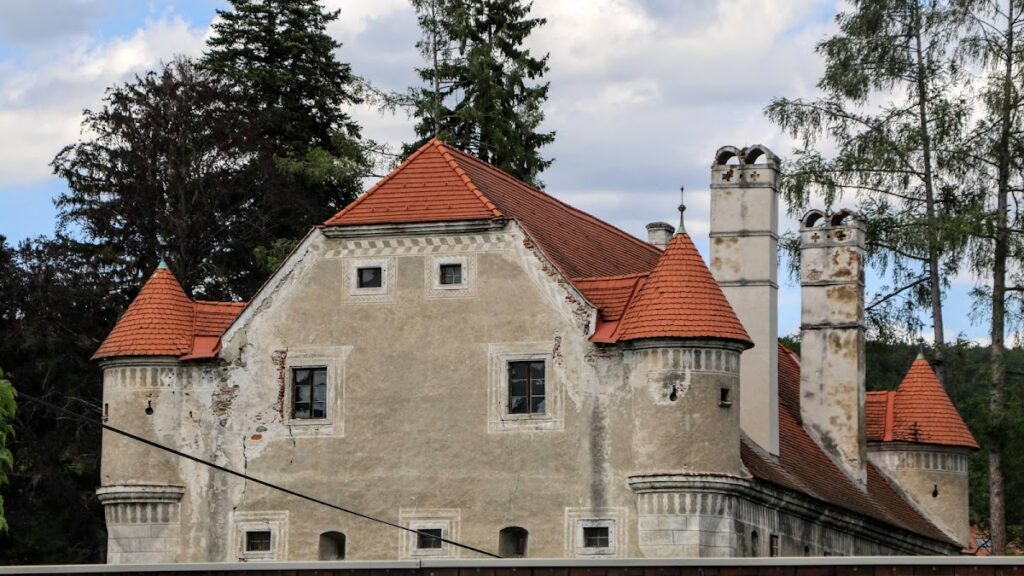 Schloss Pottschach: A Renaissance Water Castle in Austria 1 Schloss Pottschach