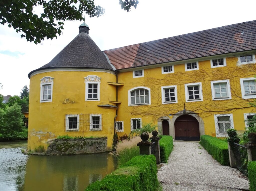 Wasserschloss Gallspach: A Historic Noble Seat and Water Castle in Austria 2 Wasserschloss Gallspach