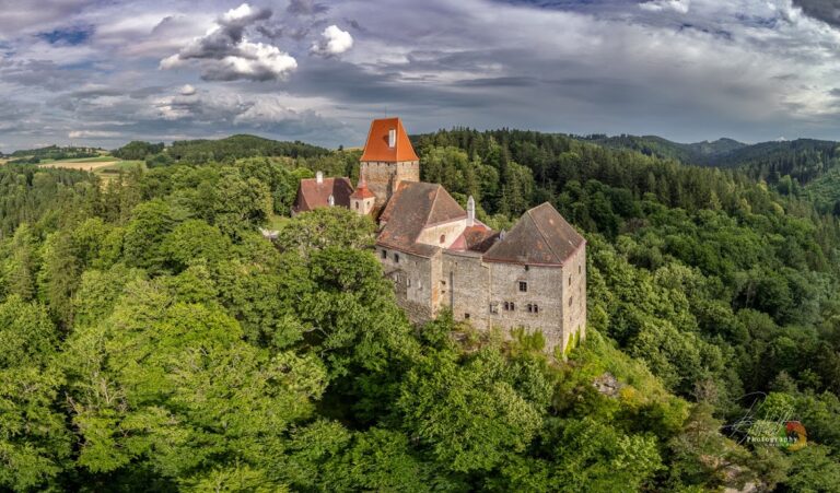 Burg Rastenberg: A Medieval Castle in Austria