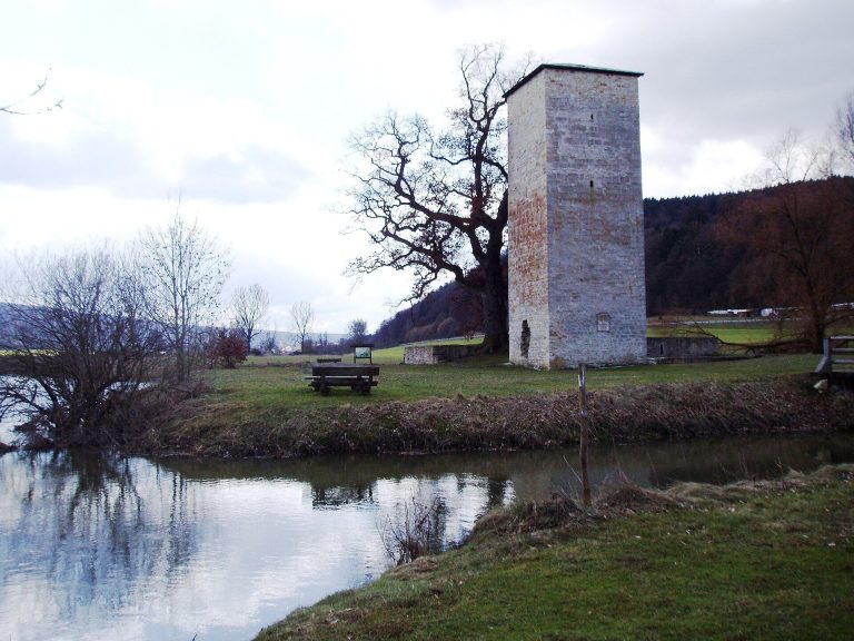 Burg Rieshofen: A Medieval Water Castle in Germany