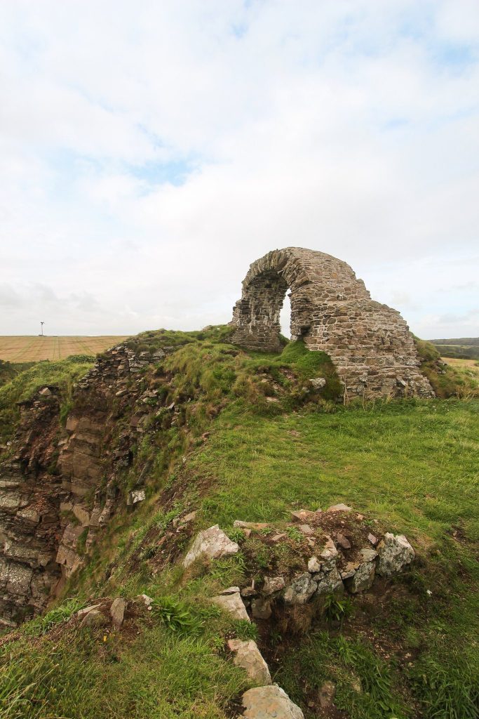 Cruggleton Castle: A Multi-Period Coastal Stronghold in Scotland 2 Cruggleton Castle