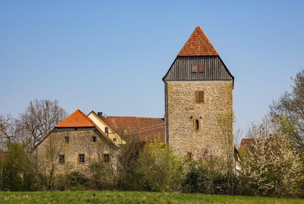 Burg Horkheim: A Historic Lowland Castle in Heilbronn 1 Burg Horkheim