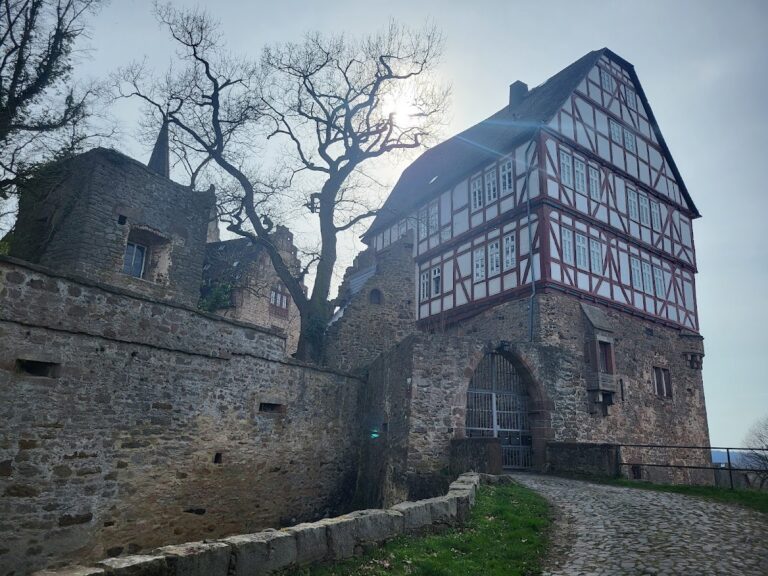 Burg Schweinsberg: A Medieval Hill Castle in Stadtallendorf, Germany
