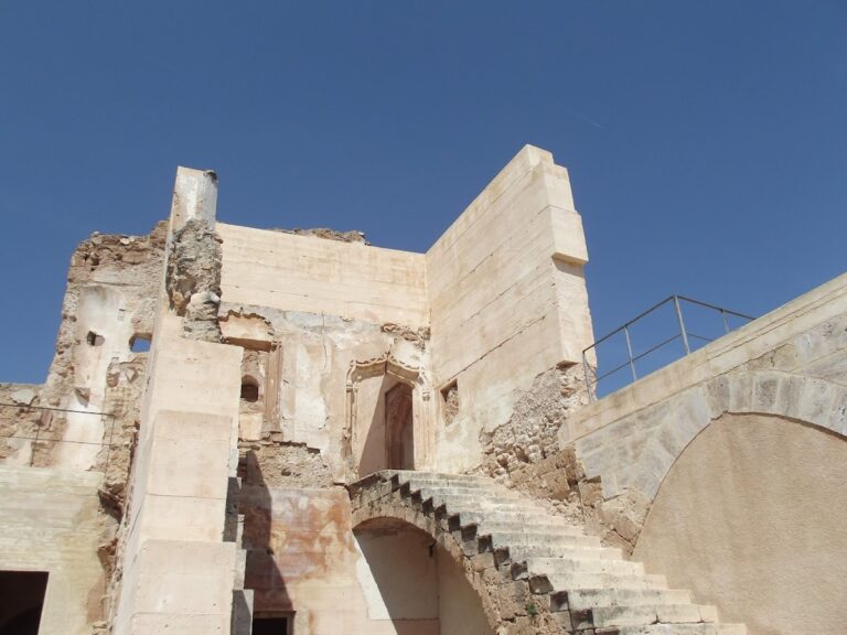 Bolbaite Castle: A Historic Fortress in Spain