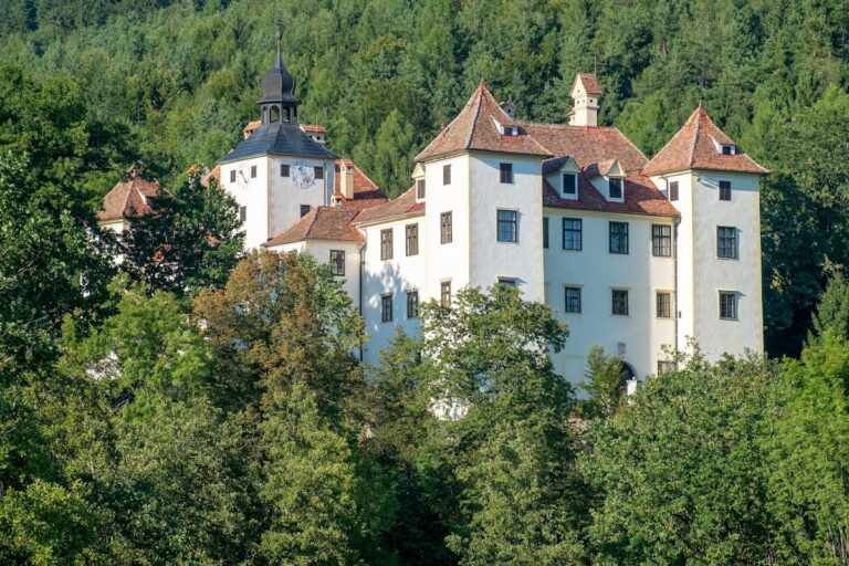 Schloss Kainberg: A Historic Castle in Kumberg, Austria