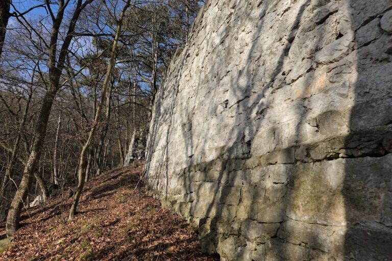 Burg Scharfeneck: A Medieval Fortress in Baden, Austria