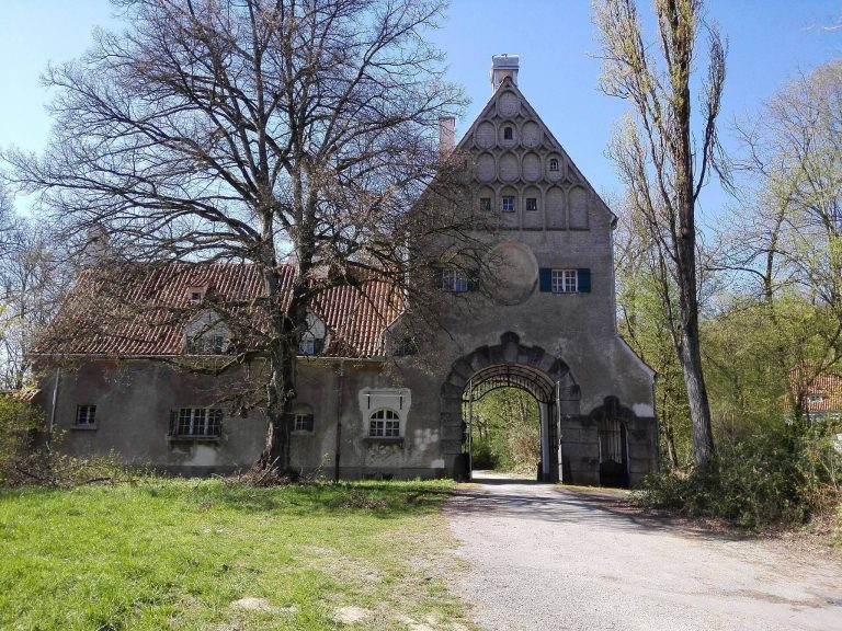 Neues Schloss Steinach: A Castle Estate in Bavaria