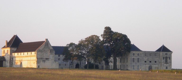 Château de Pimpéan: A Fifteenth-Century Fortified Château in France