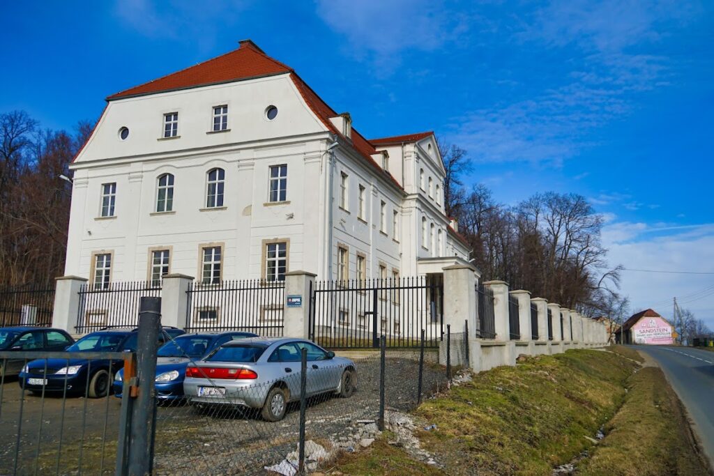 Gryf Castle: A Gothic Border Fortress in Poland 1 Gryf Castle