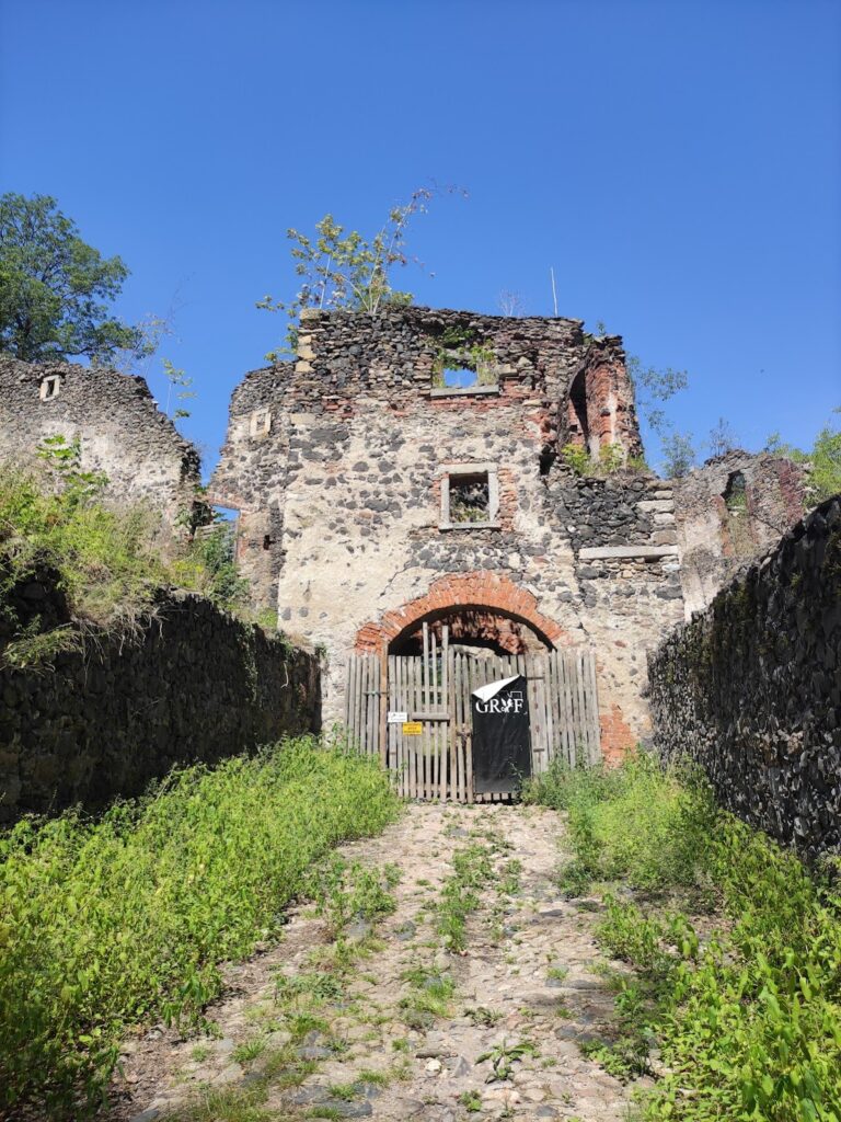 Gryf Castle: A Gothic Border Fortress in Poland 2 Gryf Castle