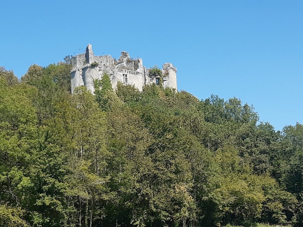 Château de Bruzac: Twin Fortified Castles in France 1 Château de Bruzac